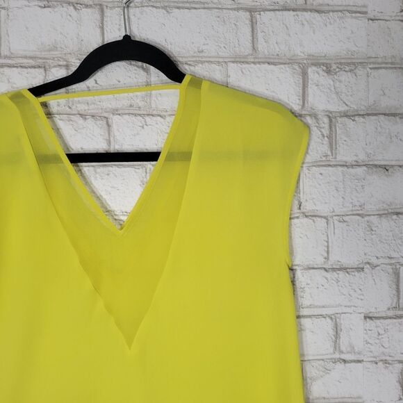 Express yellow v-neck flowy tank - Picture 11 of 14